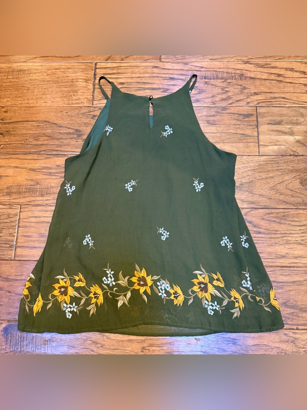 DNA Couture Olive Floral Embroidered Sleeveless Boho Tank Top โ Size Small - Picture 8 of 14